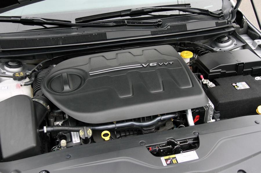  Chrysler 200 2015 года  (фото 162 из 207)